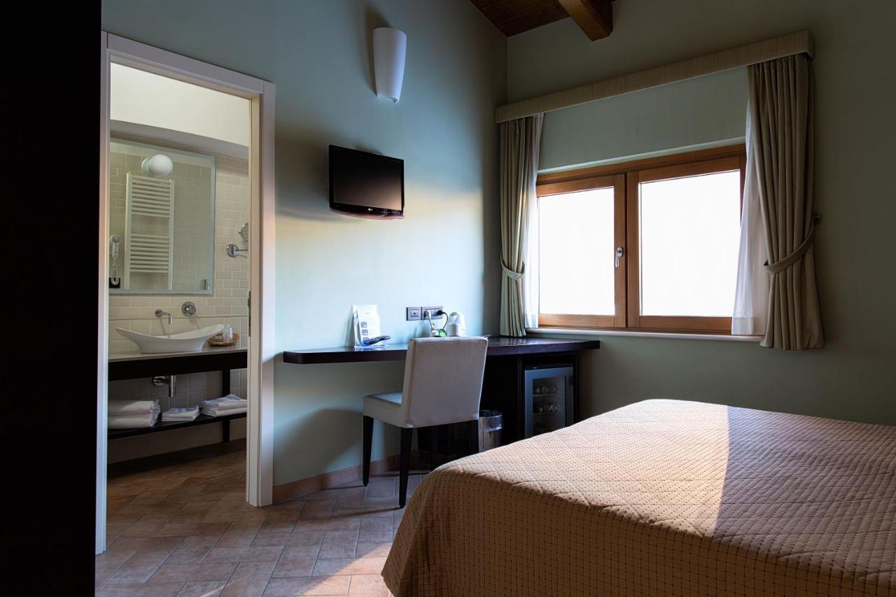Hotel Magione Papale Relais LʼAquila Exteriér fotografie