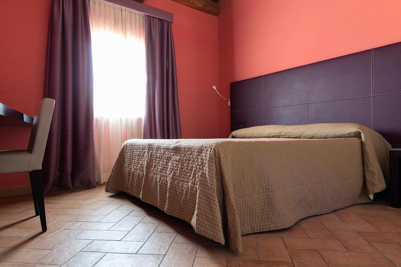 Hotel Magione Papale Relais LʼAquila Exteriér fotografie